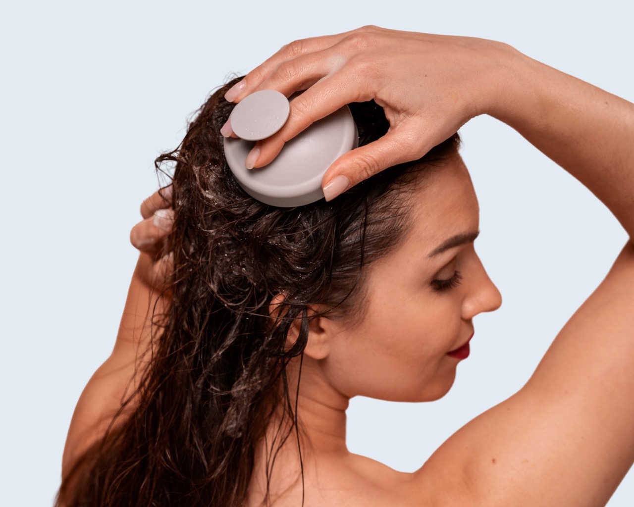 Masaż głowy krok po kroku - jak i czym masować skórę głowy?