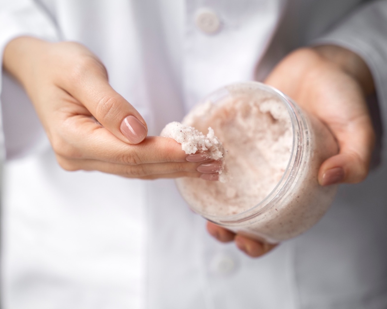 Skwalan w kosmetykach - działanie, właściwości i bezpieczeństwo