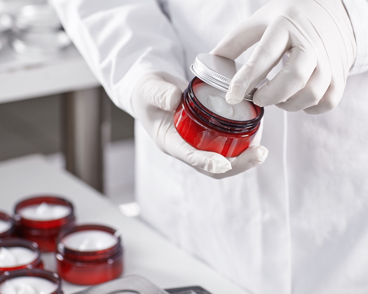 PVP w kosmetykach - co to jest i czy jest bezpieczny?