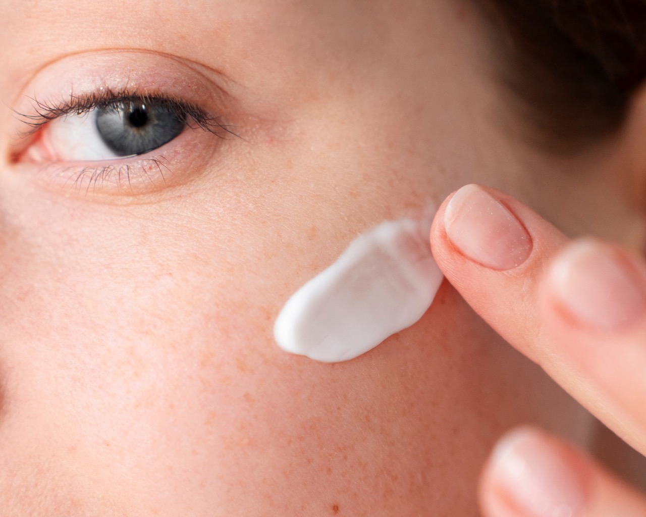 Lipidy w kosmetykach - dlaczego są kluczowe dla skóry